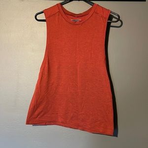 LuluLemon Metal Vent Tech Sleeveless Shirt2.0 |
Red 10/10 condition
